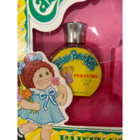Vintage 1983 Cabbage Patch Kids Party Girl Perfume and Pendant Gift Set CP 417 - Picture 2 of 5